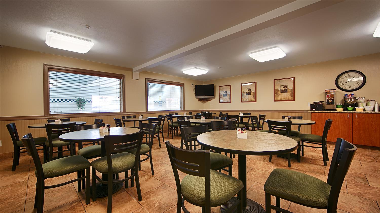 Best Western Oak Meadows Inn Saint Helens Exterior photo